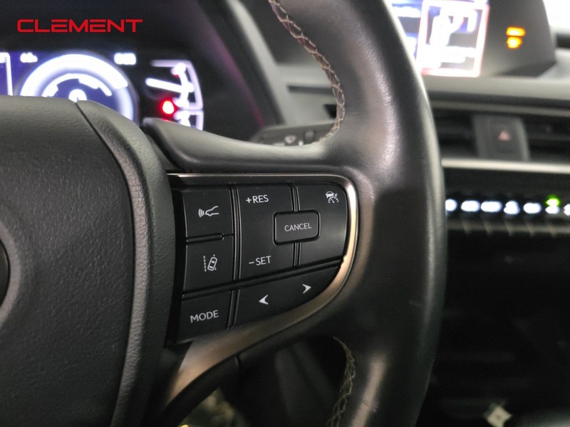 Lexus UX Vehicle Image 15