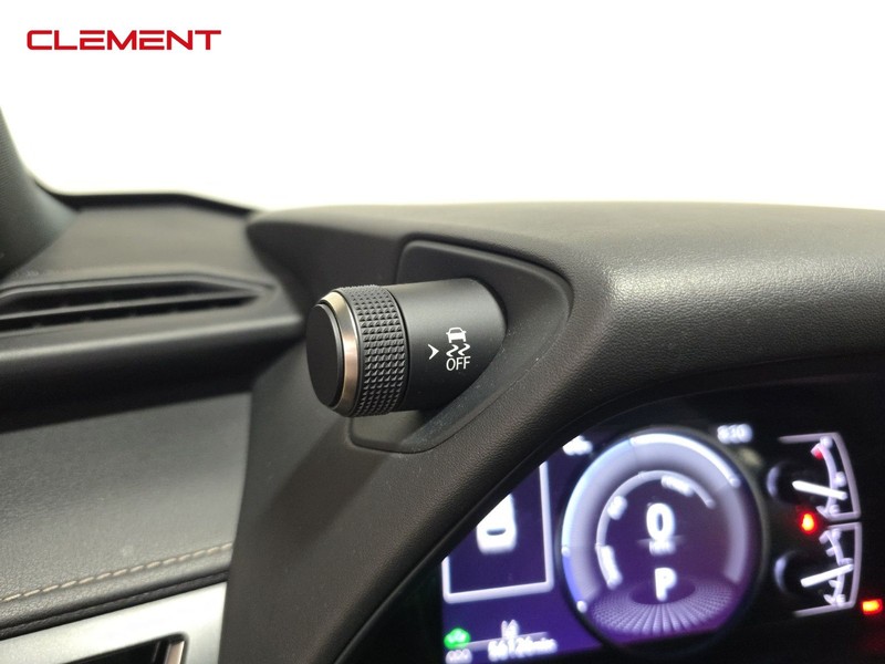 Lexus UX Vehicle Image 24