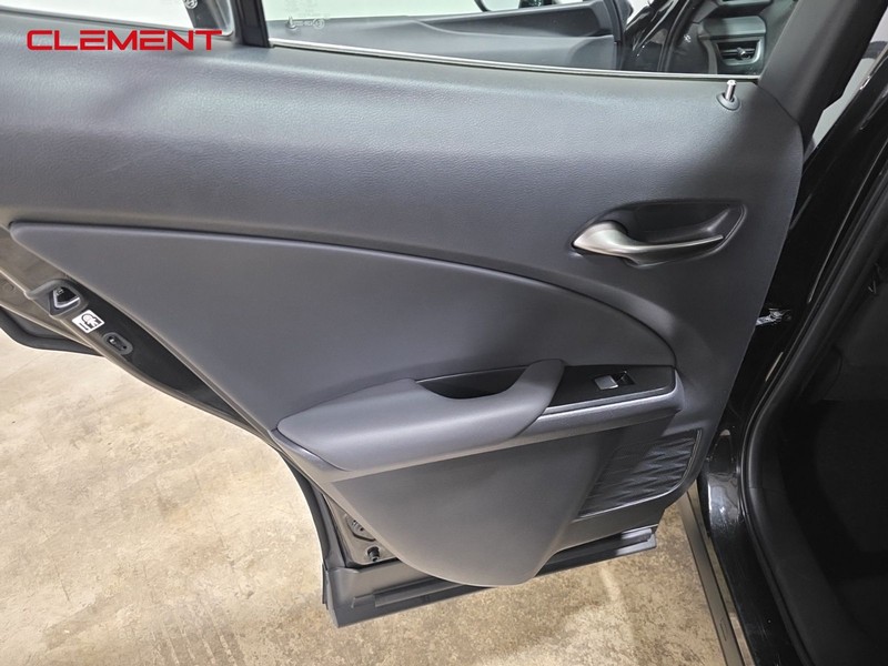 Lexus UX Vehicle Image 31