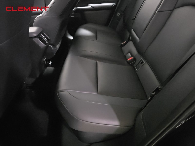 Lexus UX Vehicle Image 32
