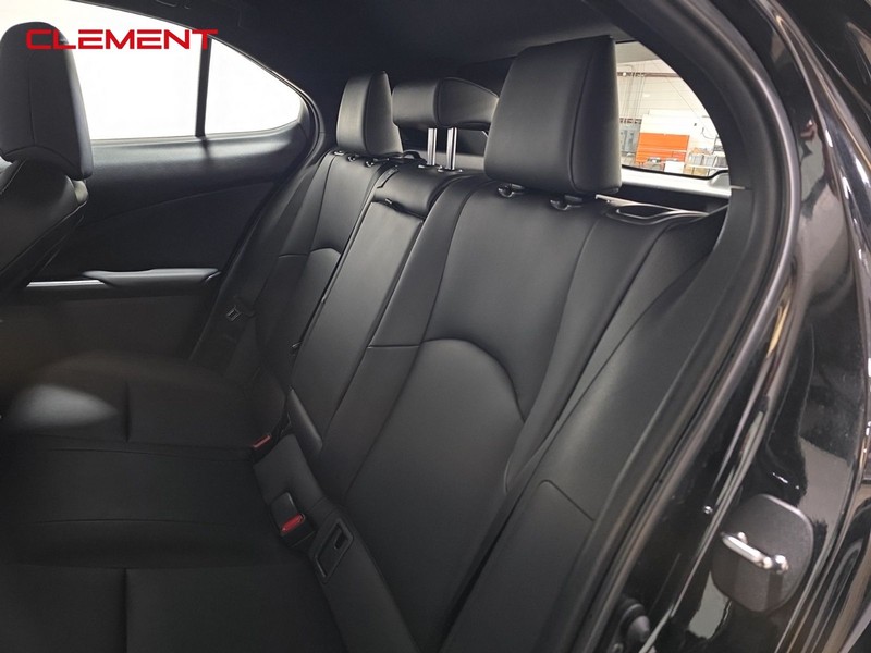 Lexus UX Vehicle Image 33