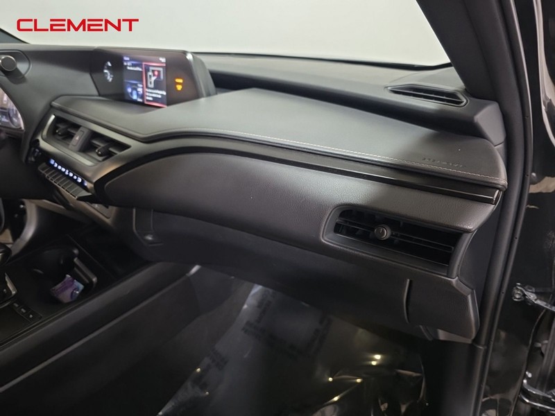 Lexus UX Vehicle Image 36