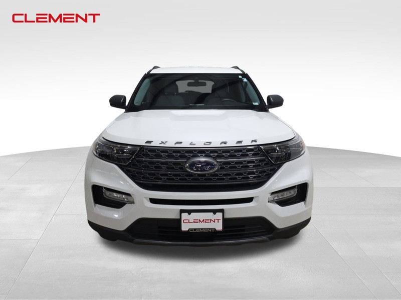 Ford Explorer Vehicle Image 02