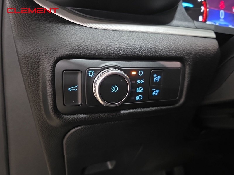 Ford Explorer Vehicle Image 15