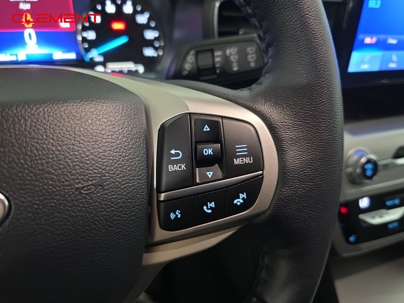Ford Explorer Vehicle Image 17