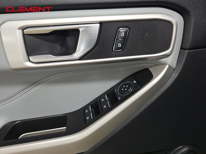 Ford Explorer Vehicle Image 27