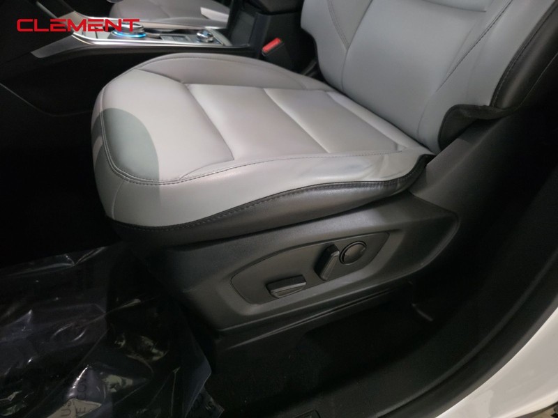 Ford Explorer Vehicle Image 29