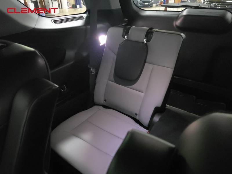 Ford Explorer Vehicle Image 34