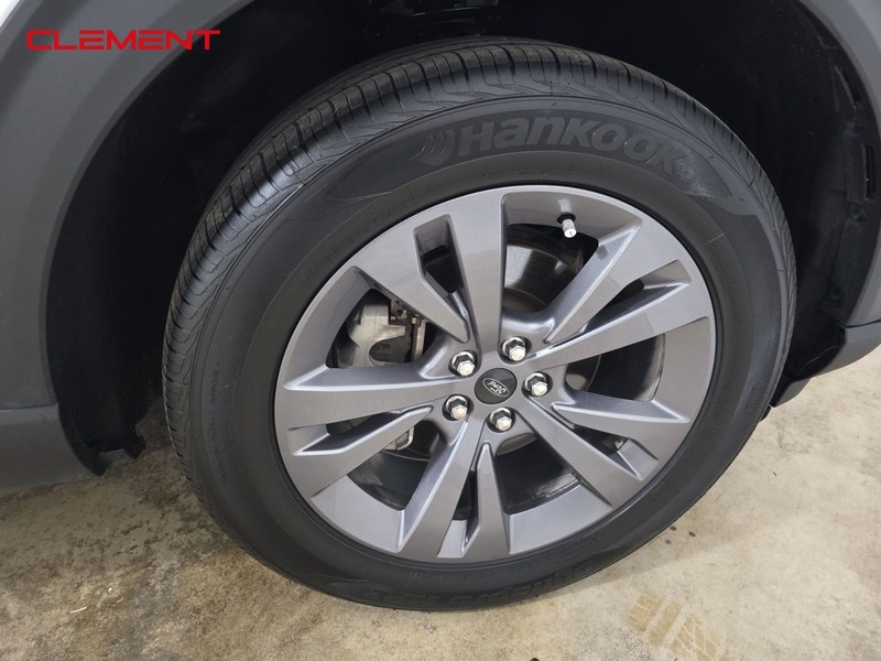 Ford Explorer Vehicle Image 41