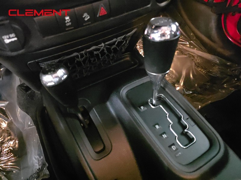 Jeep Wrangler Unlimited Vehicle Image 14