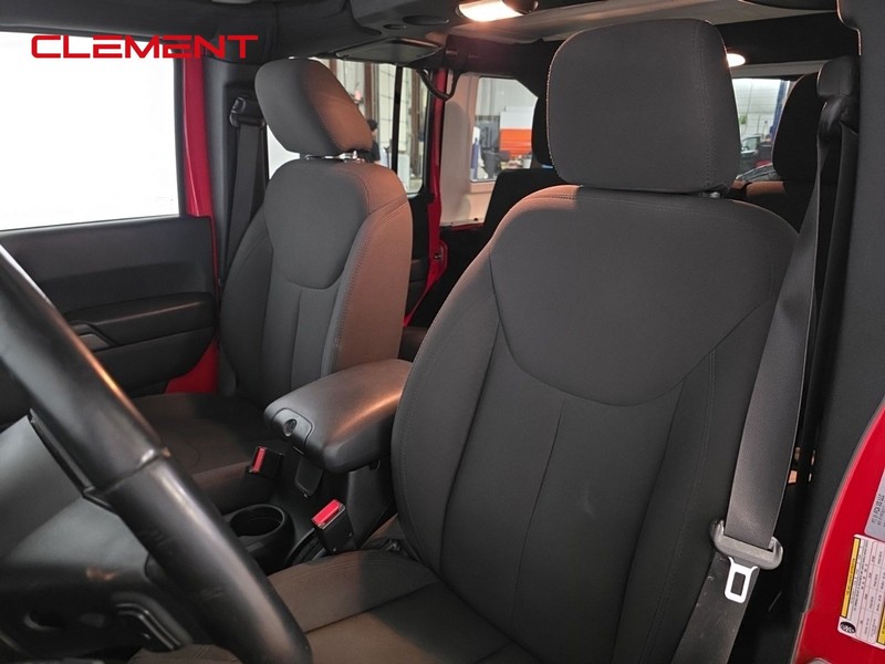 Jeep Wrangler Unlimited Vehicle Image 17