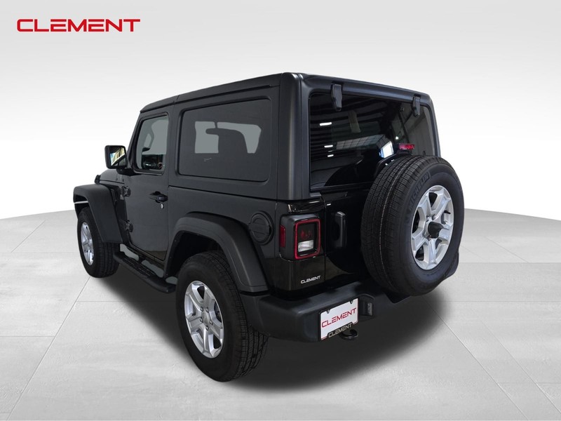 Jeep Wrangler Vehicle Image 10
