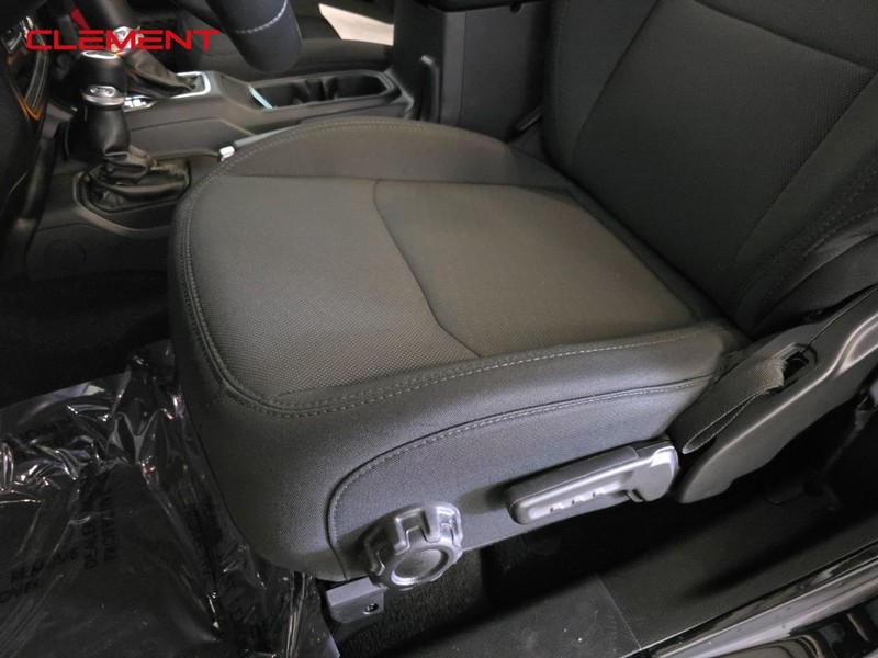 Jeep Wrangler Vehicle Image 25