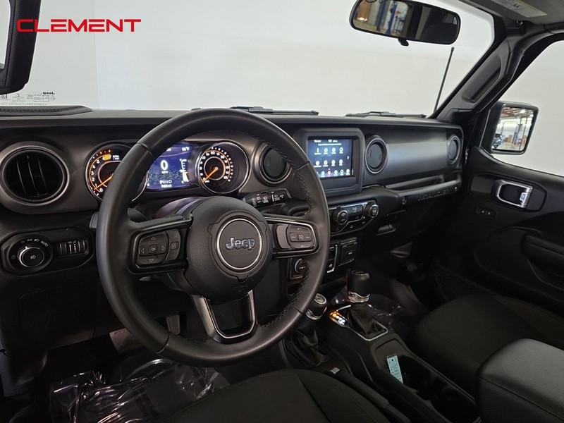 Jeep Wrangler Vehicle Image 28