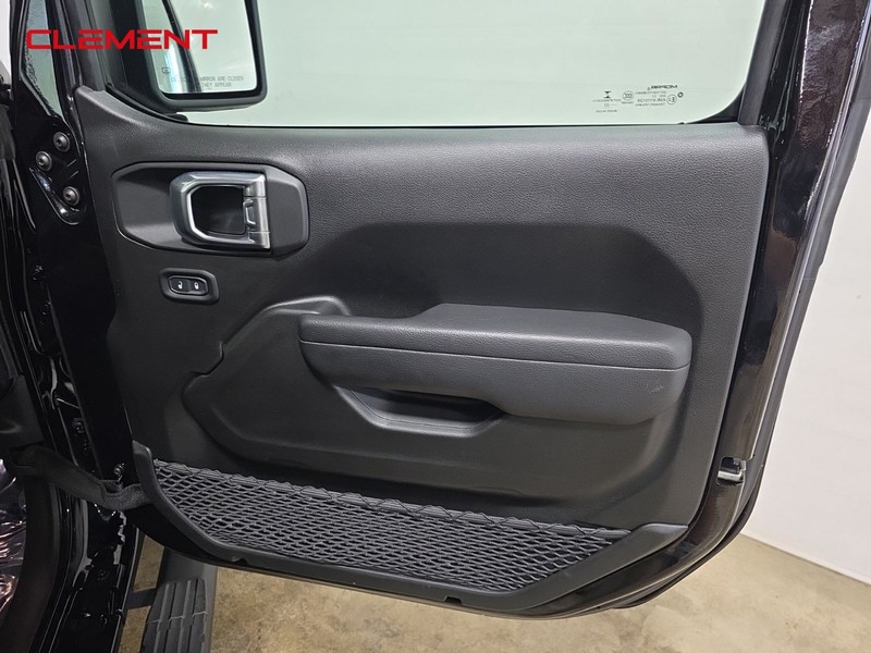 Jeep Wrangler Vehicle Image 32