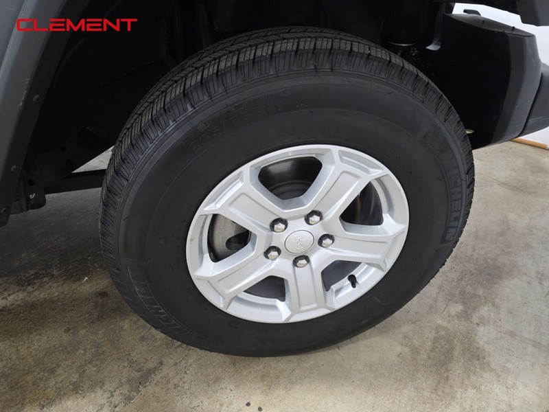Jeep Wrangler Vehicle Image 33