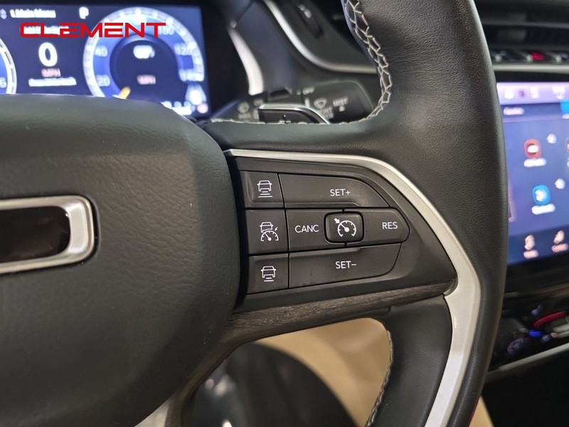 Jeep Grand Cherokee L Vehicle Image 14