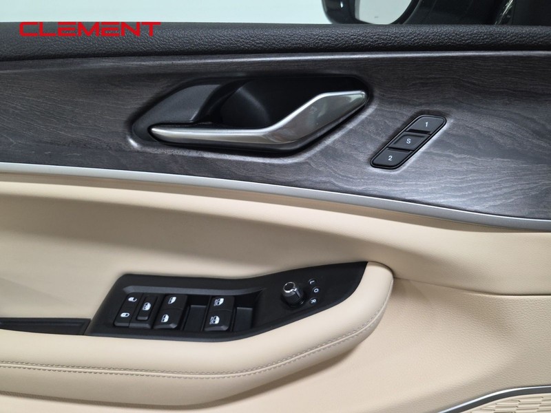 Jeep Grand Cherokee L Vehicle Image 27