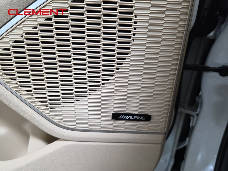 Jeep Grand Cherokee L Vehicle Image 28