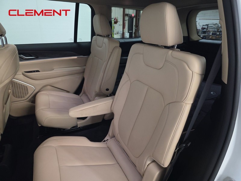 Jeep Grand Cherokee L Vehicle Image 34