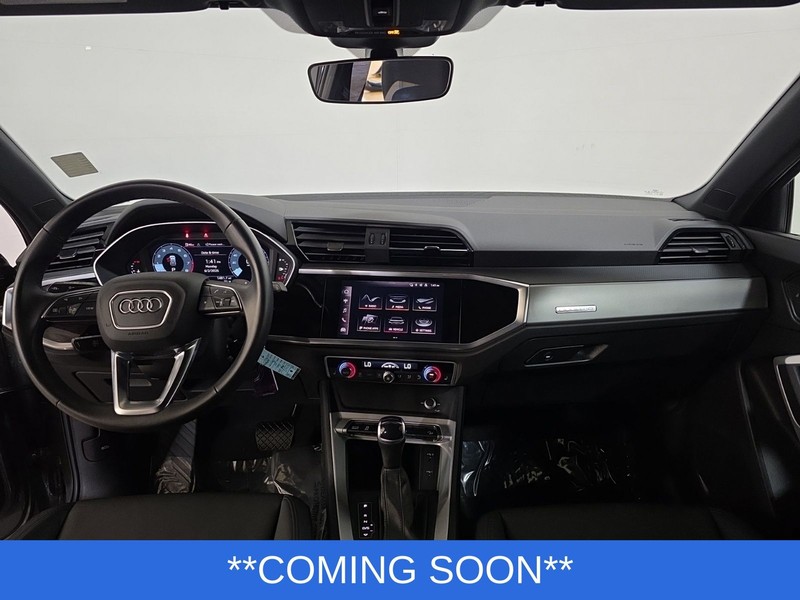 Audi Q3 Vehicle Image 09