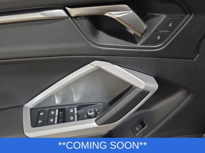 Audi Q3 Vehicle Image 23
