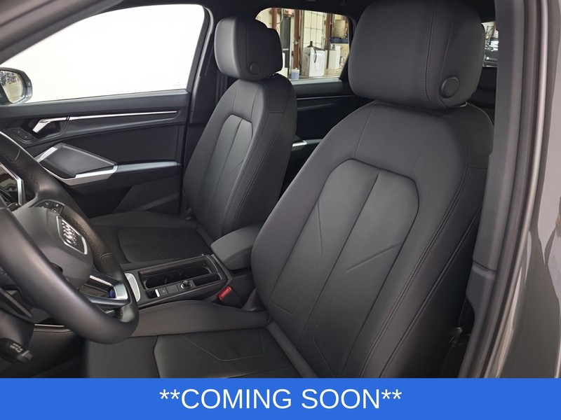 Audi Q3 Vehicle Image 26
