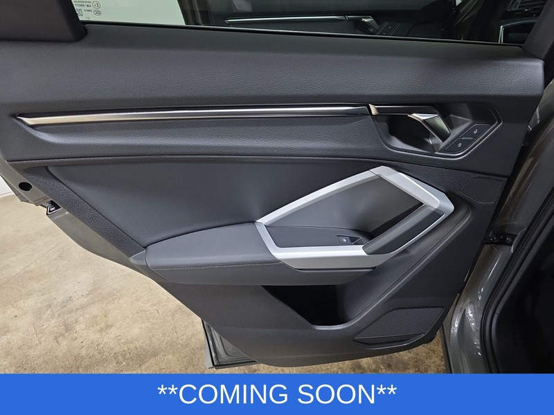Audi Q3 Vehicle Image 27