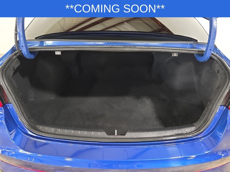 Kia K5 Vehicle Image 09