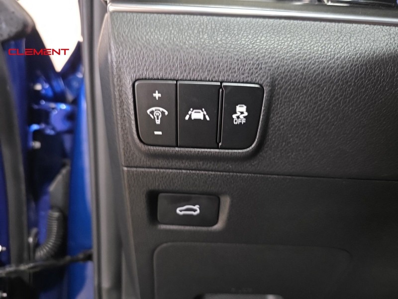 Kia K5 Vehicle Image 11