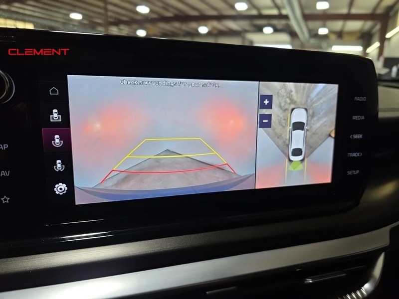 Kia K5 Vehicle Image 16