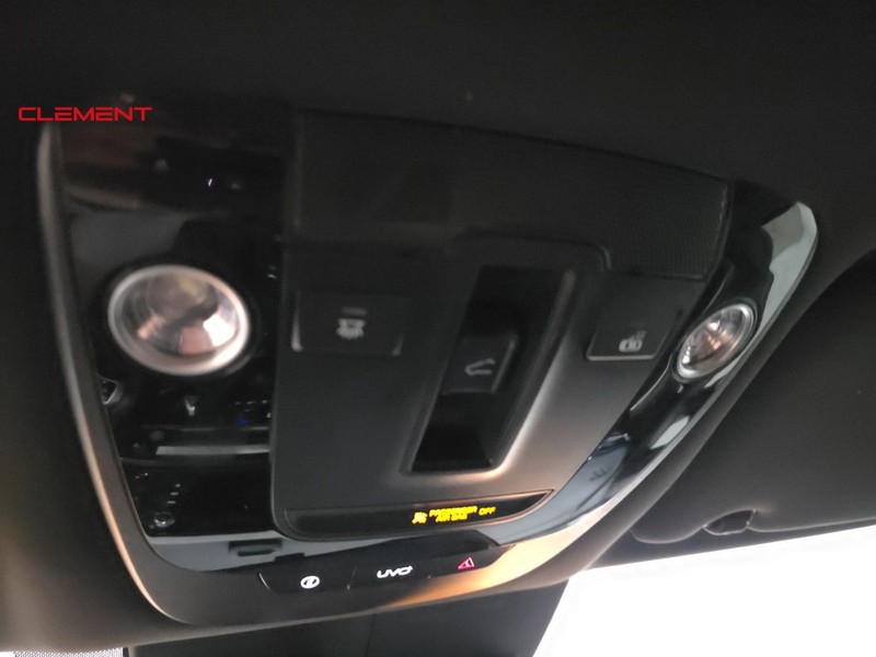 Kia K5 Vehicle Image 21