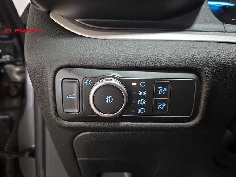 Ford Explorer Vehicle Image 11