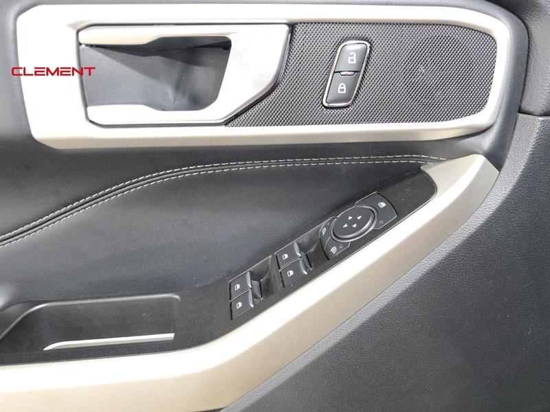 Ford Explorer Vehicle Image 22