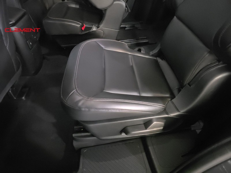 Ford Explorer Vehicle Image 27