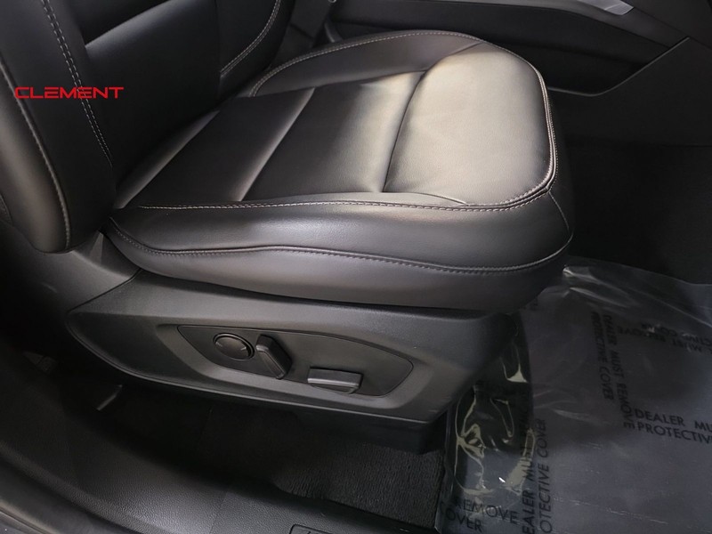 Ford Explorer Vehicle Image 30
