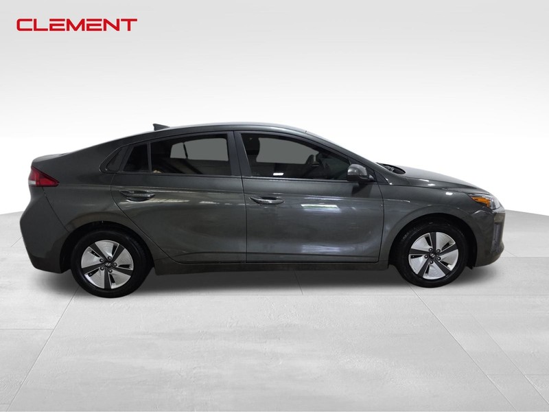 Hyundai Ioniq Hybrid Vehicle Image 06