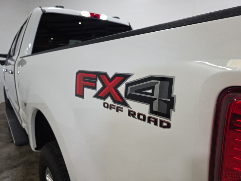 Ford F-350SD Vehicle Image 09