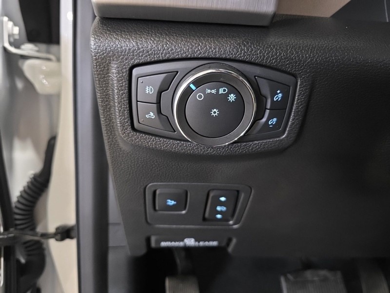 Ford F-350SD Vehicle Image 12