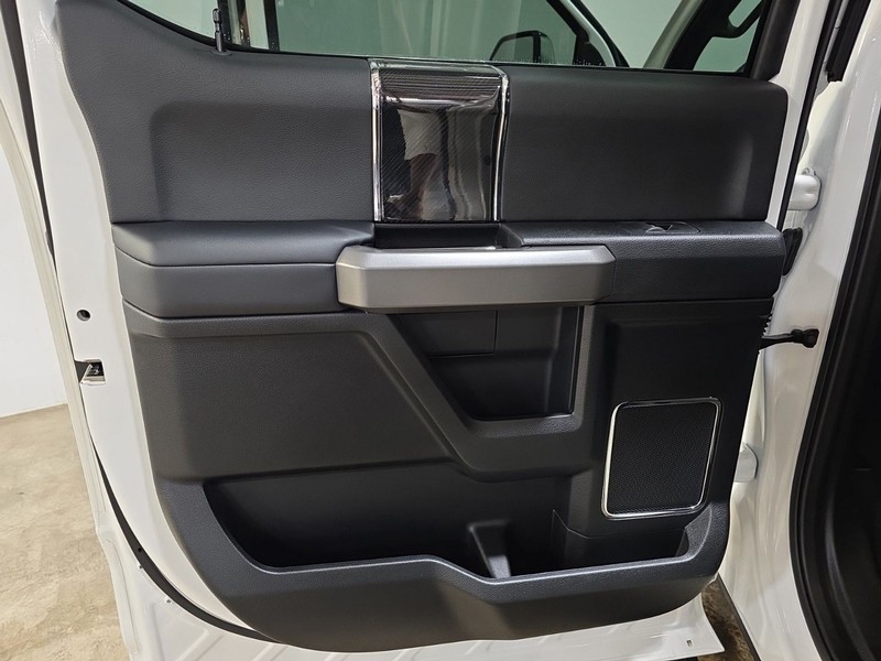 Ford F-350SD Vehicle Image 30