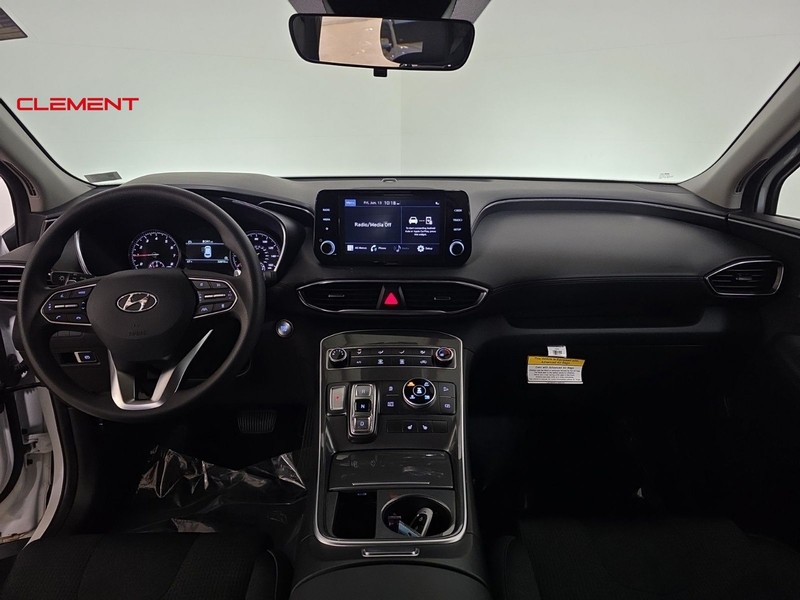 Hyundai Santa Fe Vehicle Image 10