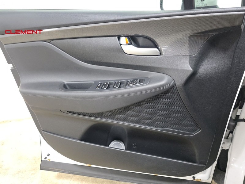 Hyundai Santa Fe Vehicle Image 22