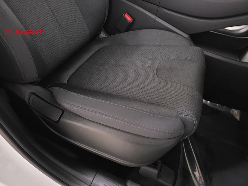 Hyundai Santa Fe Vehicle Image 28