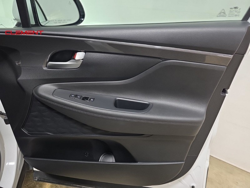 Hyundai Santa Fe Vehicle Image 30