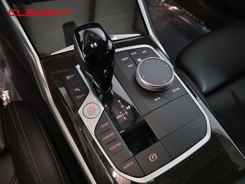 BMW 3 Series Vehicle Image 19
