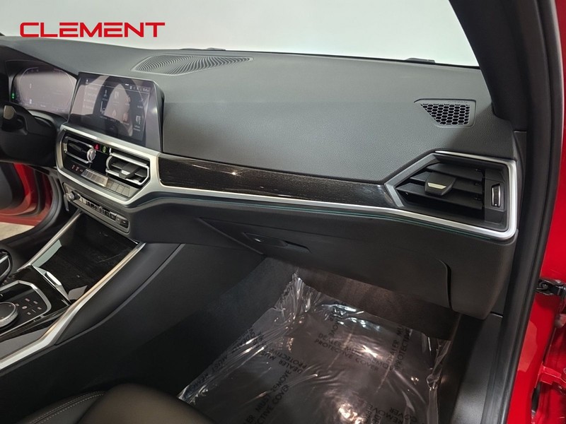 BMW 3 Series Vehicle Image 31