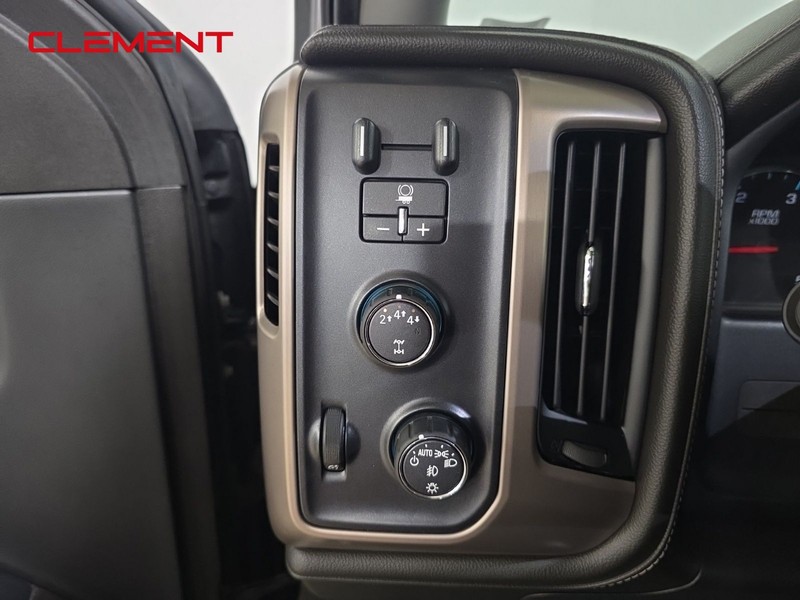 GMC Sierra 3500HD Vehicle Image 11