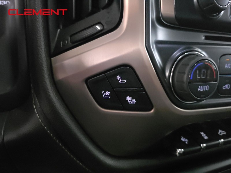 GMC Sierra 3500HD Vehicle Image 15