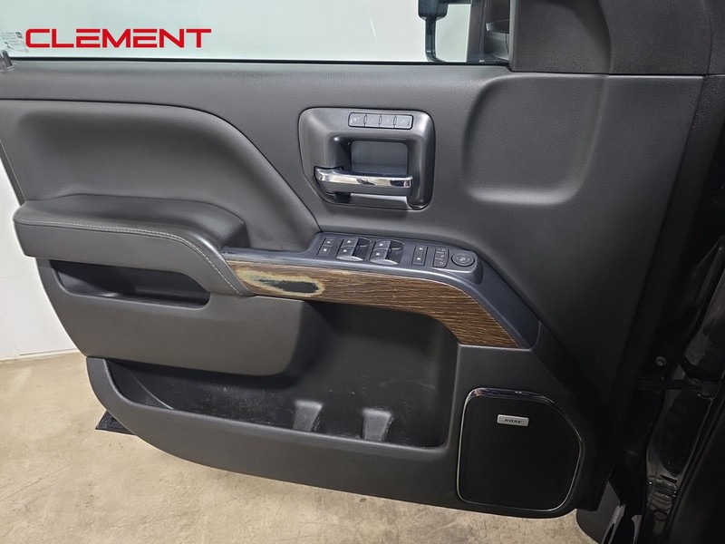 GMC Sierra 3500HD Vehicle Image 24