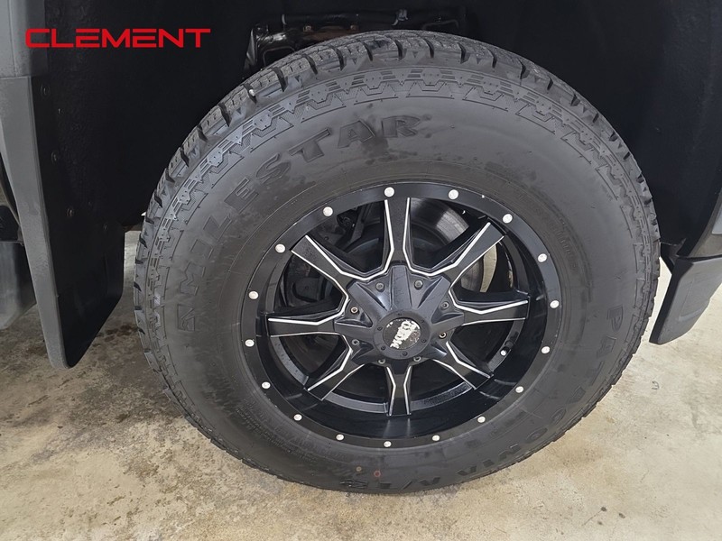GMC Sierra 3500HD Vehicle Image 33